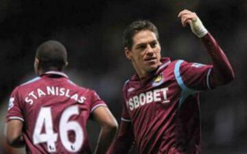Guillermo Franco, argentino naturalizado mexicano, jugó en la campaña 2009-2010 con el West Ham,donde anotó 5 goles en 21 partidos.