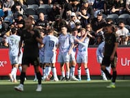LOS ANGELES, CALIFORNIA - APRIL 19: Timo Werner #11 of the San Jose Earthquakes is congratulated after scoring a goal against the Los Angeles Football Club during the second half at BMO Stadium on April 19, 2026 in Los Angeles, California. Kevork Djansezian/Getty Images/AFP (Photo by KEVORK DJANSEZIAN / GETTY IMAGES NORTH AMERICA / Getty Images via AFP)