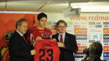 Héctor Yuste fue presentado como jugador del Mallorca.