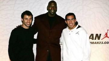 La foto retro de Mascherano junto a Tevez y ¡Michael Jordan!