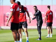 Luis García, en un entrenamiento del Sevilla.