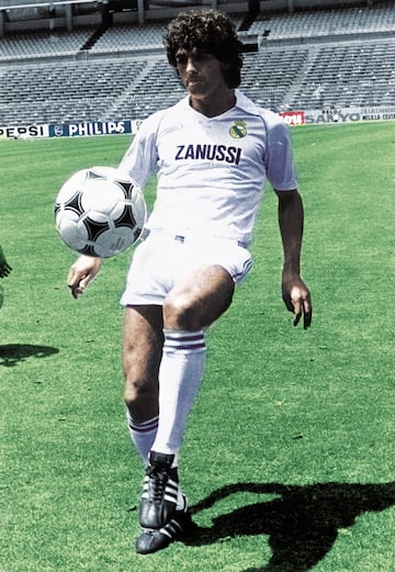 En 1982 Zanussi (empresa italiana de electrodomésticos) sería la primera marca comercial que el Real Madrid pone en sus camisetas. El patrocinio durará hasta 1986. 
