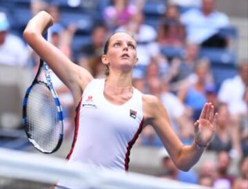 La checa Karolina Pliskova termina el a?o por primera vez en el top ten. Su gran rendimiento en la ¨²ltima gira americana venciendo en Cincinnati y perdiendo la final del US Open (ambas finales ante Kerber) la auparon al n¨²mero 6 de la WTA. Es la mejor sacadora del circuito femenino como acreditan los 540 aces que ha hecho en 2016