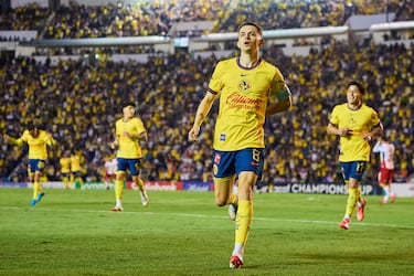 El “Maguito” que hechiza Sevilla y olvida su sequía en México