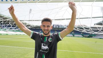 Presentación de Andrés Martín, nuevo jugador del Racing. En la portería del fondo norte.