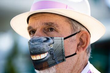  Aficionados a la hípica en el Churchill Downs de Kentucky durante la Kentucky Oaks.