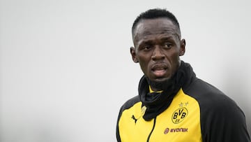 Usain Bolt seals six week trial with A-League's Central Coast Mariners