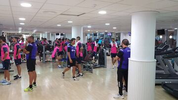 Los jugadores del Getafe se entrenan en Oliva.