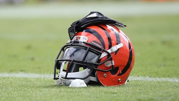 La NFL analiza la posibilidad de permitir que los jugadores porten en sus cascos calcoman&iacute;as con los nombres o iniciales de v&iacute;ctimas letales del racismo.