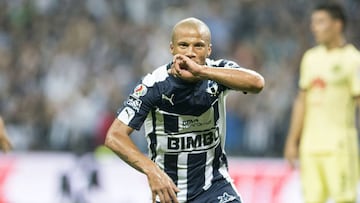 Abandona Carlos Sánchez la concentración de Rayados