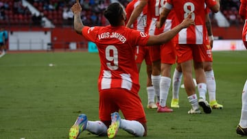 Luis Suárez festeja uno de sus goles.