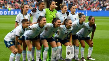(Top L-R) Argentina's defender Adriana Sachs, Argentina's forward Sole Jaimes, Argentina's goalkeeper Vanina Noemi Correa, Argentina's defender Aldana Cometti, Argentina's defender Aldana Cometti, Argentina's defender Eliana Stabile, (bottom L-R) Argentina's midfielder Lorena Benitez, Argentina's defender Agustina Barroso, Argentina's forward Florencia Bonsegundo, Argentina's midfielder Estefania Banini, Argentina's midfielder Ruth Bravo and Argentina's midfielder Miriam Mayorga pose prior to the France 2019 Women's World Cup Group D football match between England and Argentina, on June 14, 2019, at the Oceane Stadium in Le Havre, northwestern France. (Photo by Damien MEYER / AFP)