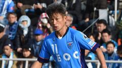 El japonés Miura renueva a punto de cumplir 51 años