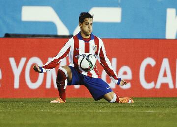 El actual lateral izquierdo del Murcia, debutó en Copa con el primer equipo del Atlético en la temporada 2014-15. Siempre en España, el jugador de ahora 28 años pasaría al Getafe B, Lorca, Yeclano y Sanse.