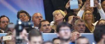 El rey Felipe VI presenci¨® la final en el palco acompa?ado por Florentino P¨¦rez y ?ngel Mar¨ªa Villar.