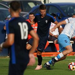 El San Fernando muestra al Málaga lo que le espera en Primera RFEF