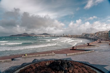 De los bancos de arena al fondo volcánico: el paddle surf profesional en Las Palmas