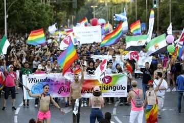 GRA267. MADRID, 01/07/2017.- Miles de personas recorren esta tarde las calles de Madrid durante la manifestación del Orgullo Gay 2017 con el lema "Por los derechos LGTBI en todo el mundo". EFE/Javier Lopez
