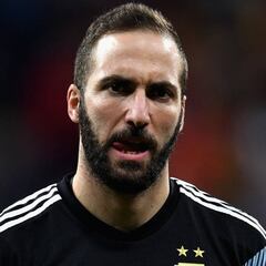 Higuaín contesta a sus críticos después de la lluvia de memes