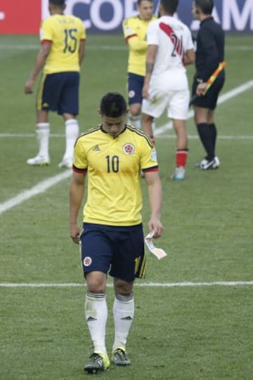 Pékerman y los protagonistas de Colombia-Perú en primer plano