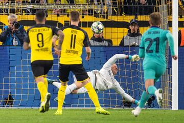 Ter Stegen paró el penalti lanzado por Marco Reus.