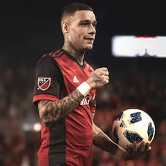 Problemas en Toronto, Gregory van der Wiel anuncia su salida
