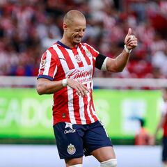 Chicharito y Henry Martín, mismos goles, diferente realidad