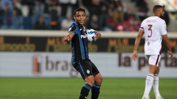 BERGAMO, ITALY - APRIL 27: Luis Muriel of Atalanta BC celebrates after scoring their team's fourth goal during the Serie A match between Atalanta BC and Torino FC at Gewiss Stadium on April 27, 2022 in Bergamo, Italy. (Photo by Emilio Andreoli/Getty Images)