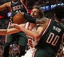 Milwaukee logra tomar Chicago pese a un enorme Pau Gasol