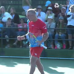 Davidovich y Martínez salvan el mal arranque de la Armada