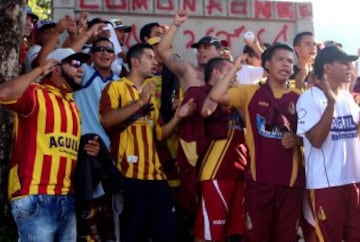 La hinchada del Tolima acompañando a su equipo en la final del FPC