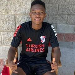 Samir Torres, otro colombiano que sueña con quedarse en River