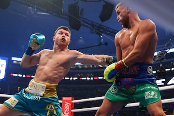 Así se vivio en fotos el combate entre Canelo Álvarez y Saunders