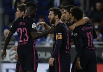 Los jugadores celebran el 0-3 de Luis Suárez. 