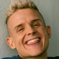 Arkano habla de su sexualidad: "Han pasado cositas en baños con chicos"