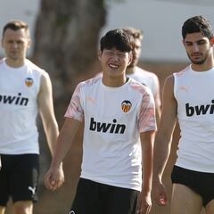 Kangin y Guedes no comparten once titular desde septiembre
