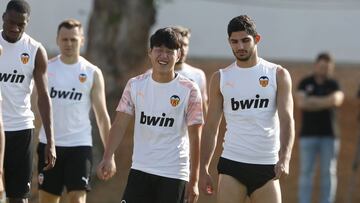 Kang-in Lee y Gonçalo Guedes.