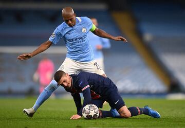 Marco Verratti con Fernandinho.