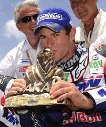 Dakar 2011: Líder de la clasificación general desde la cuarta etapa, fue aumentando progresivamente su ventaja hasta los 15 minutos y 4 segundos que le permitieron coronarse por tercera vez ganador del Dakar.