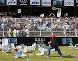 Las brutales imágenes de la destrucción del estadio en la India por los fans de Messi