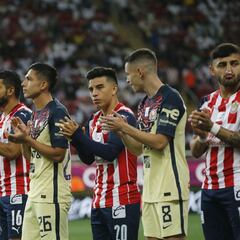 Ochoa y Brizuela se enfundaron en un abrazo previo al clásico