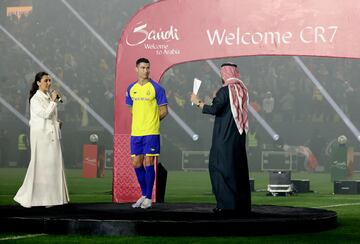 Cristiano Ronaldo durante su presentación multitudinaria como nuevo jugador del Al Nassr.