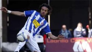 <b>NUMANCIA 0 - ESPANYOL 0</b>. En el domingo de Resurrección, el Numancia y el Espanyol se repartieron los puntos (0-0) y se condenaron con ello a seguir sufriendo hasta el final de la temporada para conseguir la ansiada permanencia.