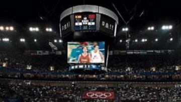 <b>GRAN AMBIENTE. </b>Más de once mil espectadores asistieron al debut de China en el torneo femenino.