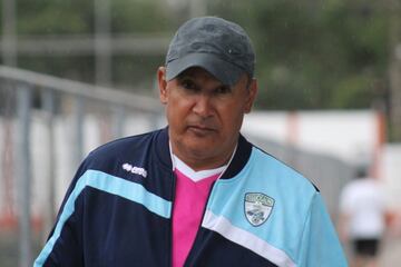 Padilla fue contratado como técnico interino para que dirigiera un solo partido amistoso, mismo que perdió ante ecuador en penales.