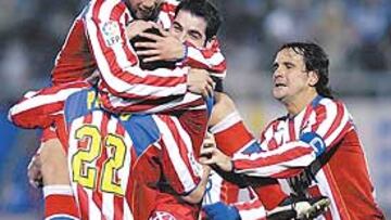 <b>PABLO MARCÓ EL SEGUNDO. </b>El central aprovechó una mala salida de Bernal en un córner para hacer el 1-2 y el Atlético lo celebró a lo grande.