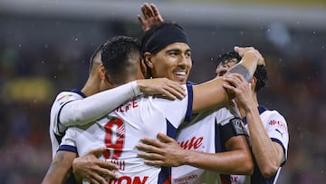 Alan Pulido celebrates his goal of Guadalajara during friendly match between Leones Negros UDG and Guadalajara at Jalisco Stadium, on July 12, 2025 in Guadalajara, Jalisco, Mexico.