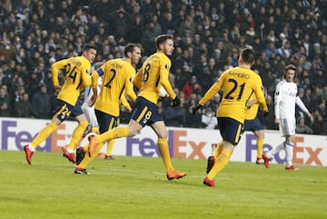 Saúl empató de cabeza. 1-1.