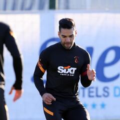 Falcao se gana un sitio y Terim intentará con doble 9