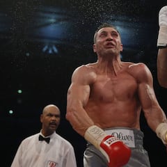 Joshua se doctora en Wembley ante la leyenda Klitschko